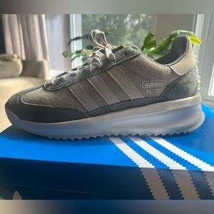 Adidas SL 72 Men's Gray and White Sneakers size 10.5